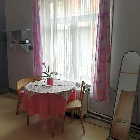 Comme Chez Soi